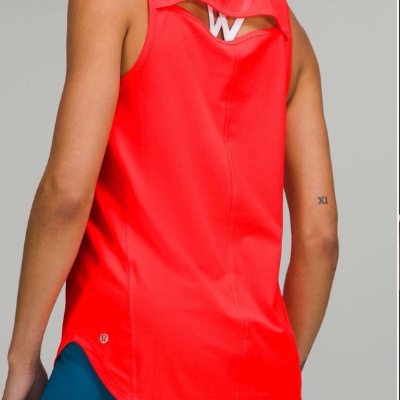 Lululemon Sculpt Flare Tank, Cut out back & Mesh EUC - Picture 4 of 14
